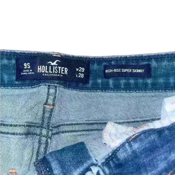 Denim Distressed Hollister Skinny Jeans - Picture 4 of 4